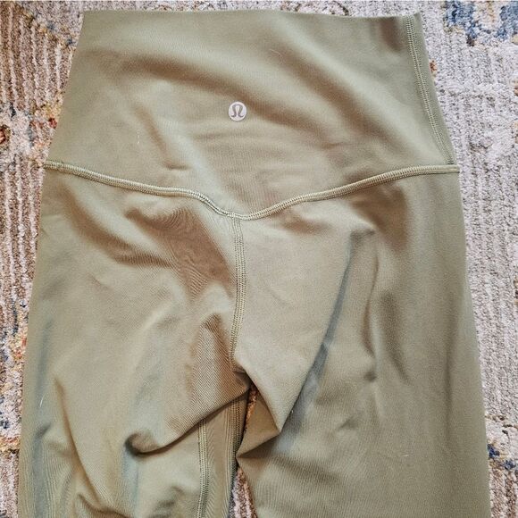 Lululemon olive green leggings size 2 great condition with 30 in inseam - Picture 4 of 6